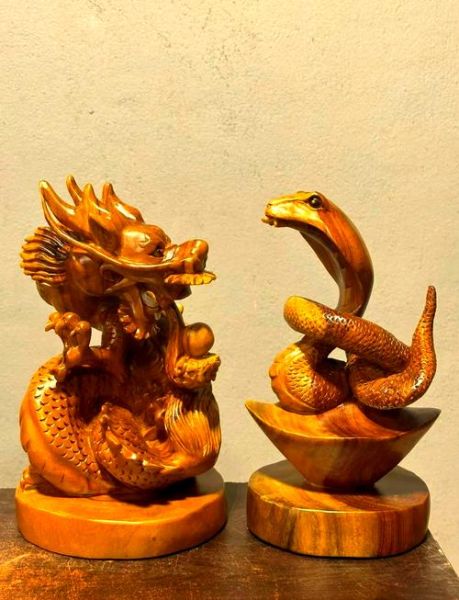 木头浮雕属相是什么生肖