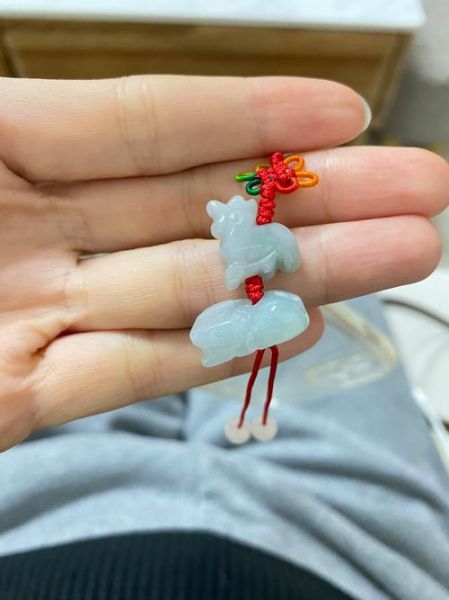 生肖属相挂件手机挂绳（生肖挂件手机绳怎么选才能走好运？）