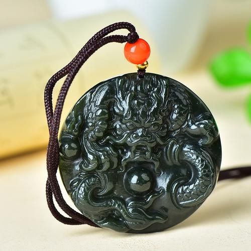 生肖属相吊坠款式（2024生肖龙吊坠款式推荐）