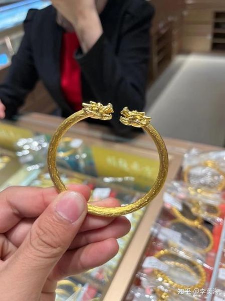 黄金生肖属相手镯（黄金生肖属相手镯女生戴哪只手？）