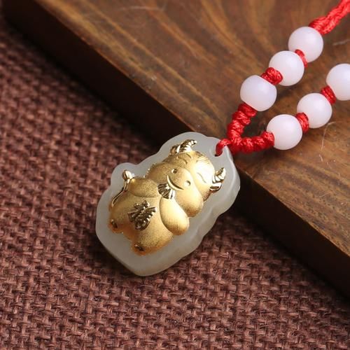 生肖属相车挂饰品（属牛人本命年车挂饰品怎么选最旺运）