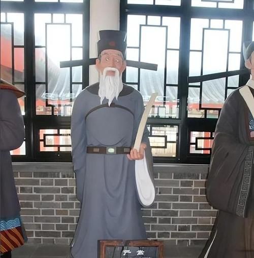 严嵩之子属什么生肖属相（严嵩之子严世蕃属什么生肖）