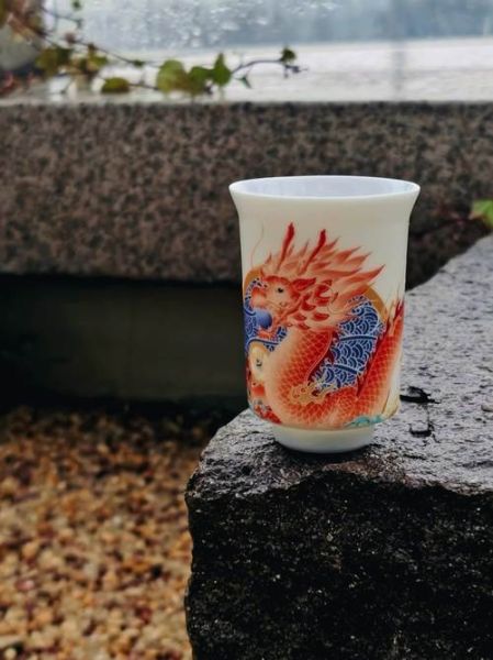 生肖属相陶瓷杯（生肖属相陶瓷杯送礼指南）